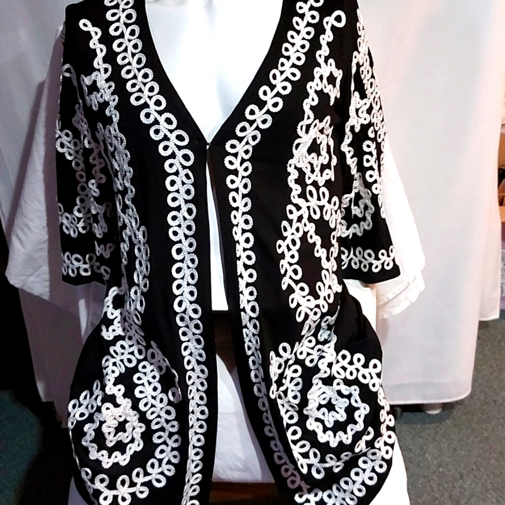 Ladies 3/4 sleeve jacket L Black and white